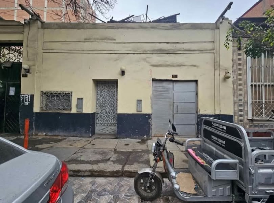 PROPIEDAD EN VENTA, CON AIRES PARA CONSTRUCCION!! A 3 CUADRAS DE PARURO Y A 5 DE GAMARRA! — Foto 5