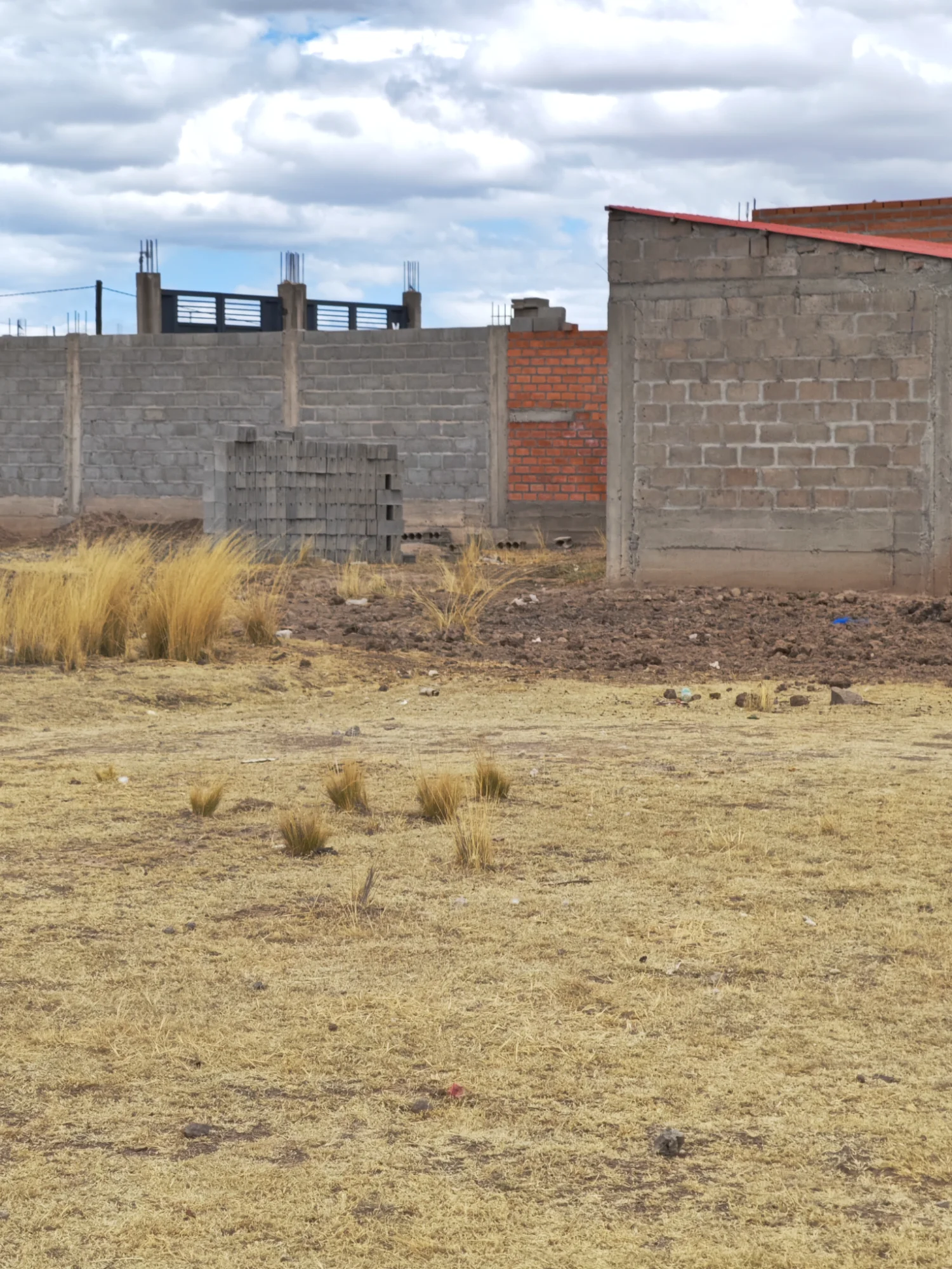 2 lotes de 200m2, ubicados a 1 cuadra de la Av. Vilcapata ruta de la línea 16 — Foto 3