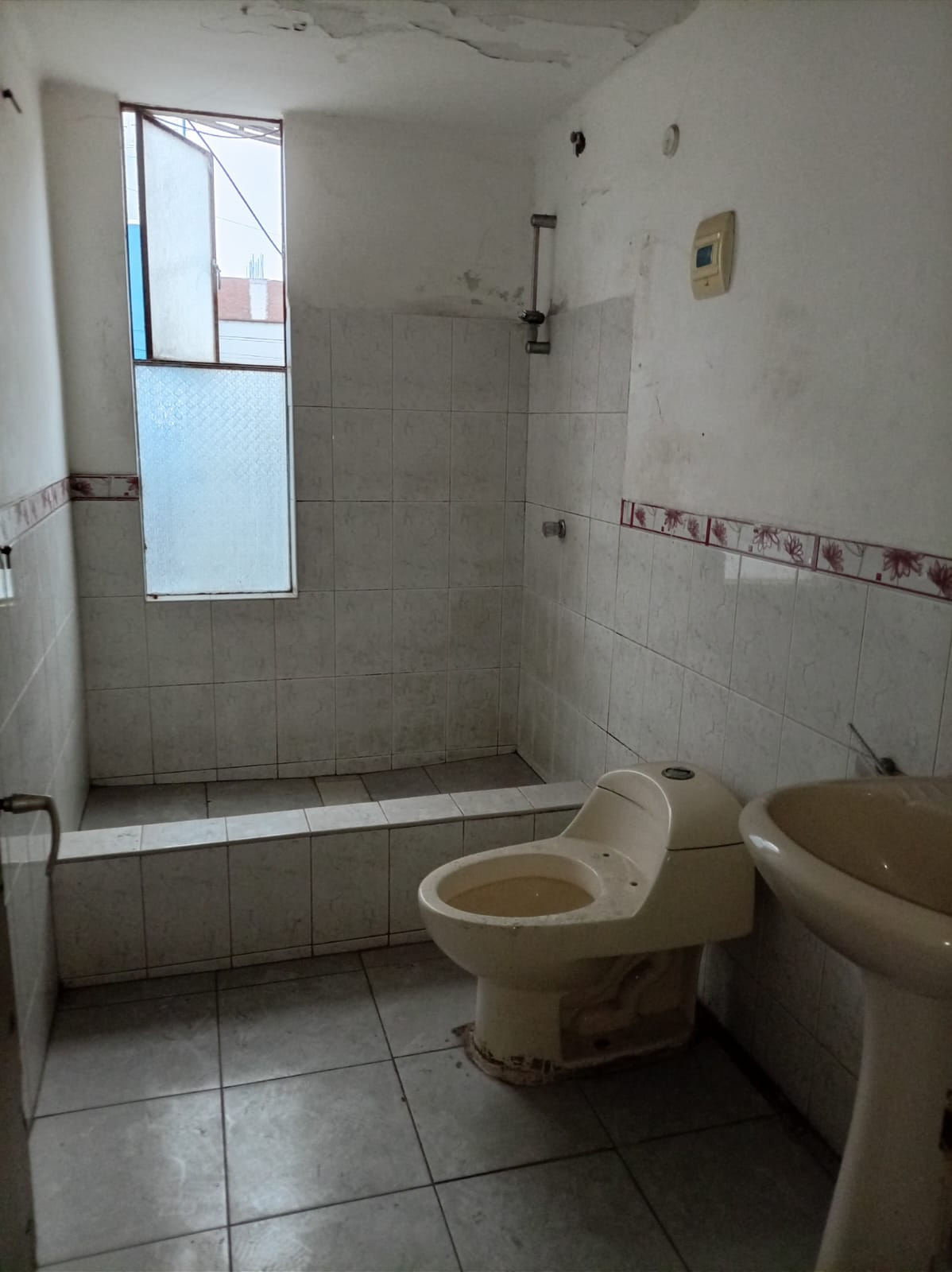 SE ALQUILA LOCAL PARA OFICINA O ALMACÉN — Cercado de Lima — Foto 4