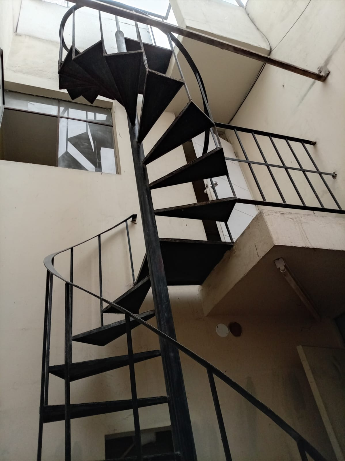 SE ALQUILA LOCAL PARA OFICINA O ALMACÉN — Cercado de Lima — Foto 3