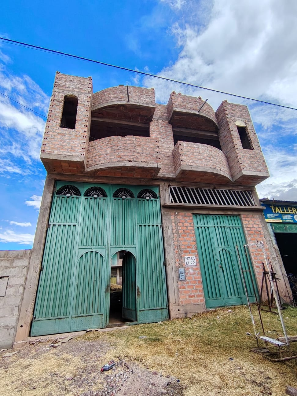 Casa de 2 pisos de 240m2 a una cuadra de la autopista Juliaca- Cusco — Foto 2