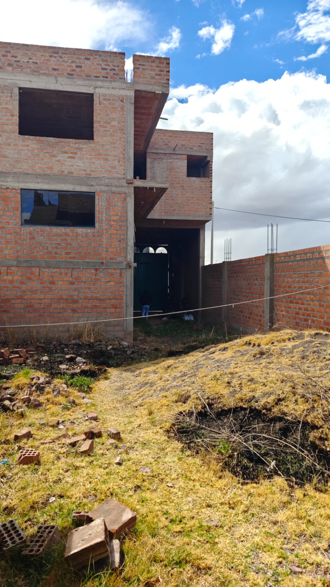 Casa de 2 pisos de 240m2 a una cuadra de la autopista Juliaca- Cusco — Foto 4