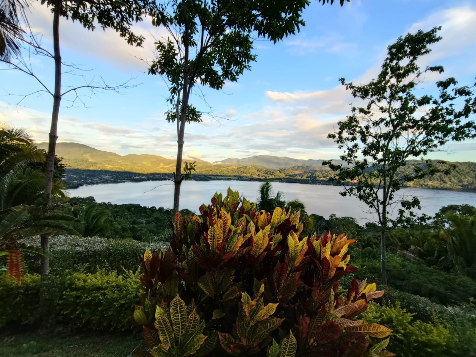 Terreno de 3.5 hectáreas con vista panorámica hacia la laguna azul — Foto 5