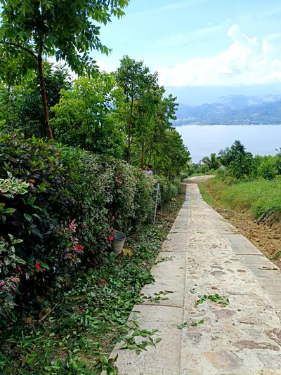 Terreno de 3.5 hectáreas con vista panorámica hacia la laguna azul