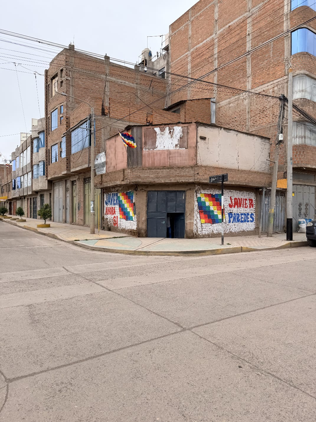 CASA ESQUINA, CENTRICA EN JULIACA, CERCA A LA PRIMERA CIRCUNVALACION — Foto 3