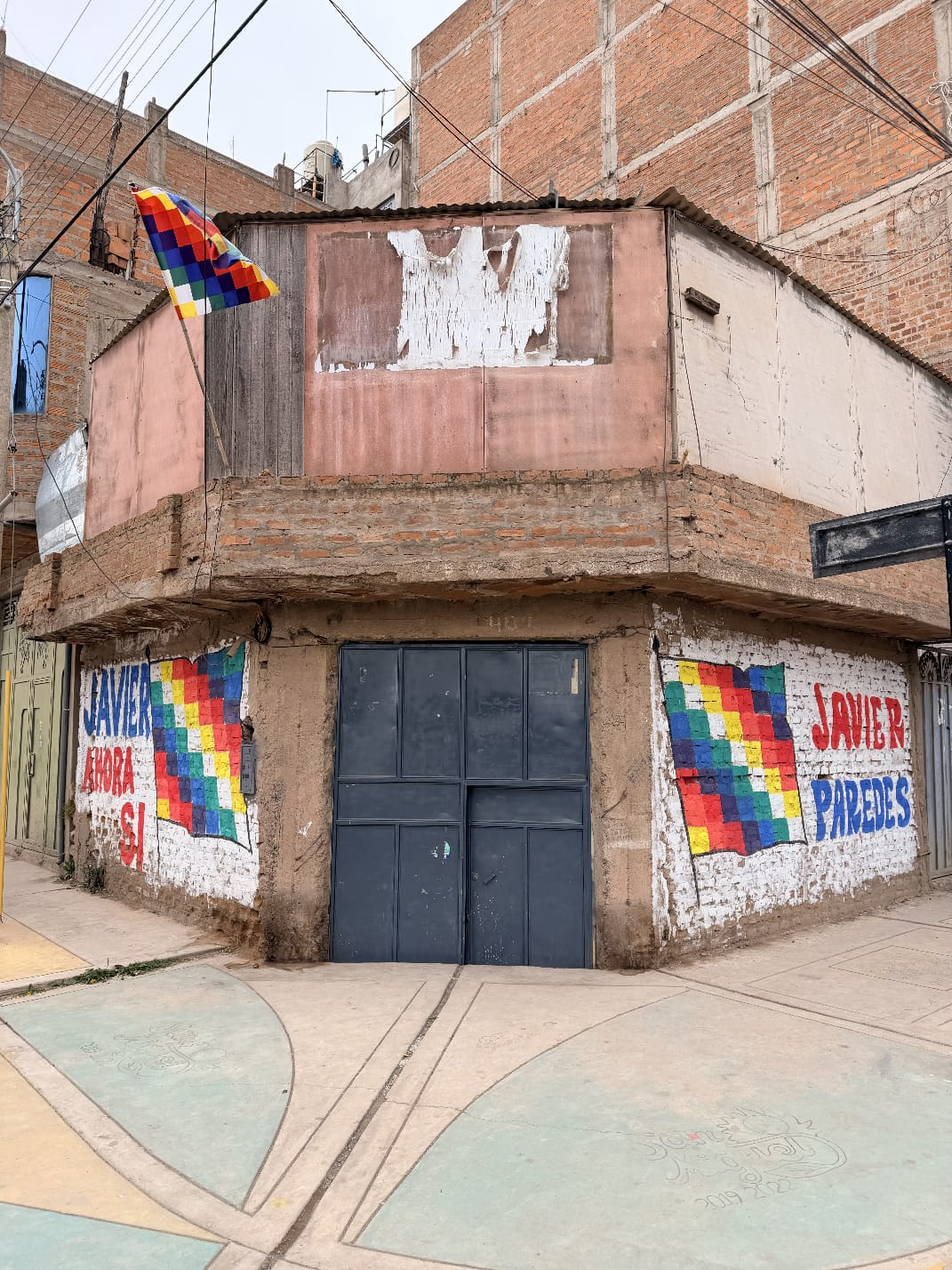 CASA ESQUINA, CENTRICA EN JULIACA, CERCA A LA PRIMERA CIRCUNVALACION — Foto 2