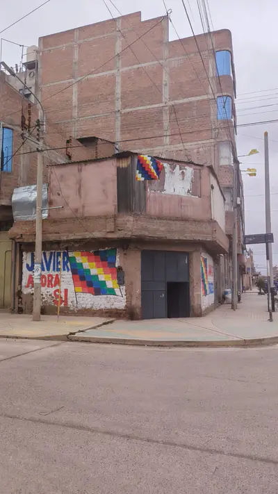 CASA ESQUINA, CENTRICA EN JULIACA, CERCA A LA PRIMERA CIRCUNVALACION