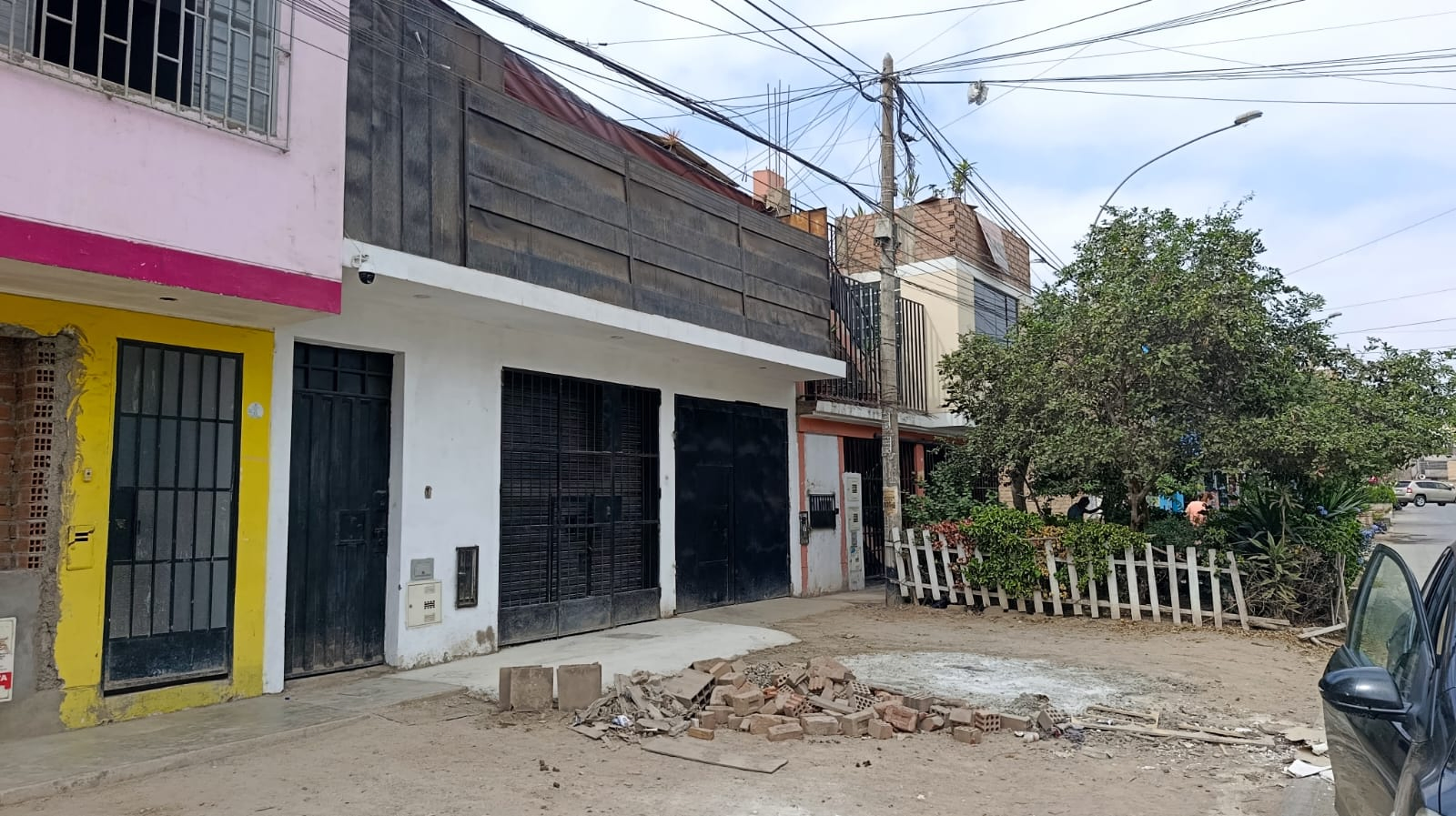 ¡OPORTUNIDAD ÚNICA! Casa de 160 m² como terreno – Documento al 100% y Servicios — Foto 3