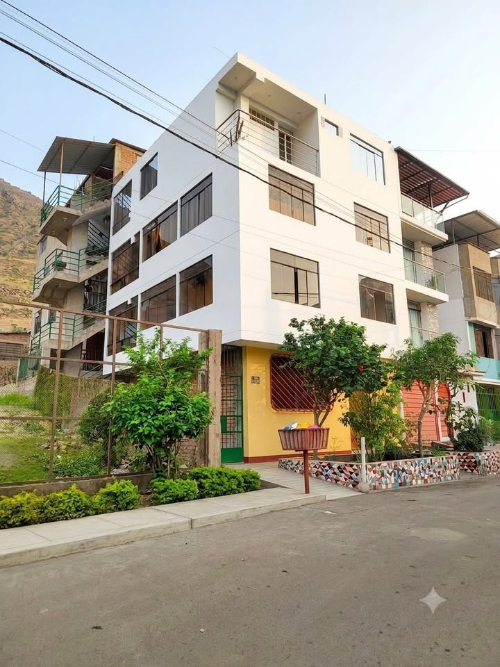 VENDO DEPARTAMENTO EN ZÁRATE  75 M2, — Foto 3