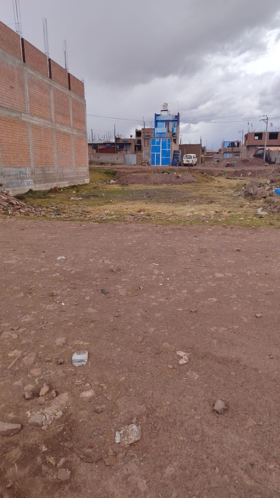 Terreno de 198m2 esquina, salida huancane antes del puente independencia — Foto 2
