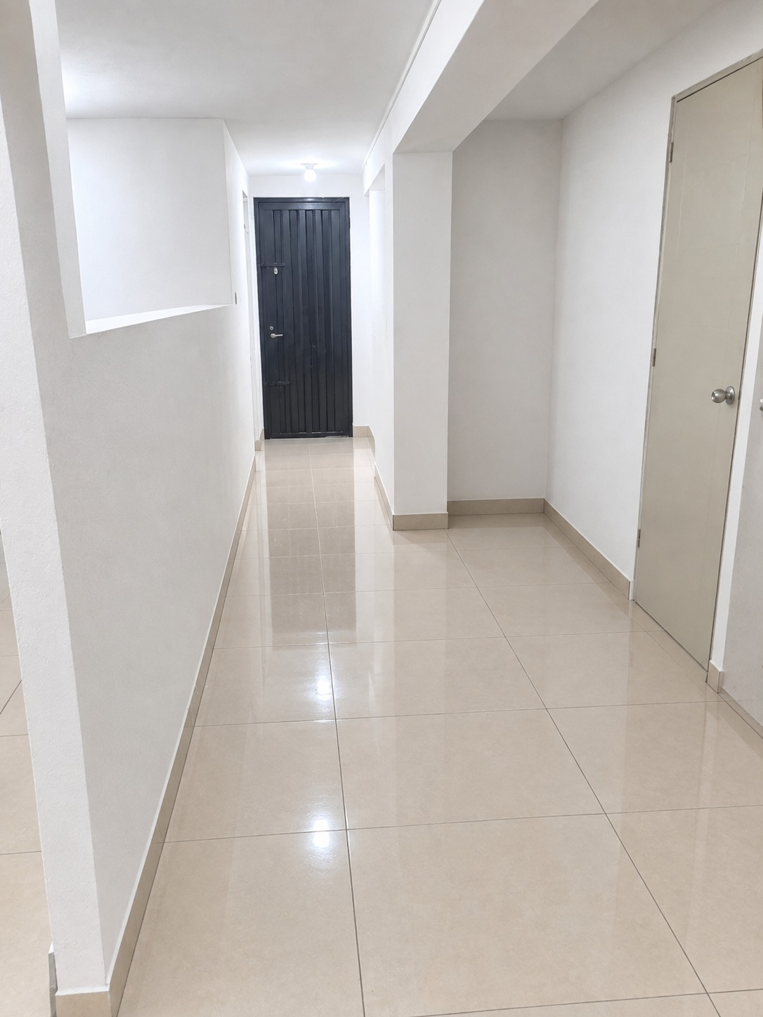 Tienda comercial en venta en Lima: espacio versátil y bien ubicado — Foto 7