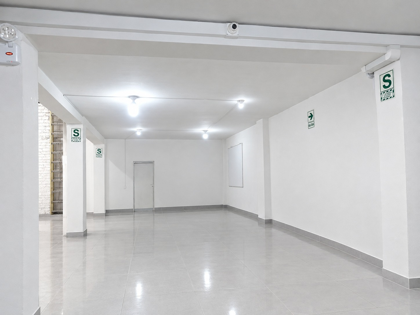 Tienda comercial en venta en Lima: espacio versátil y bien ubicado — Foto 8
