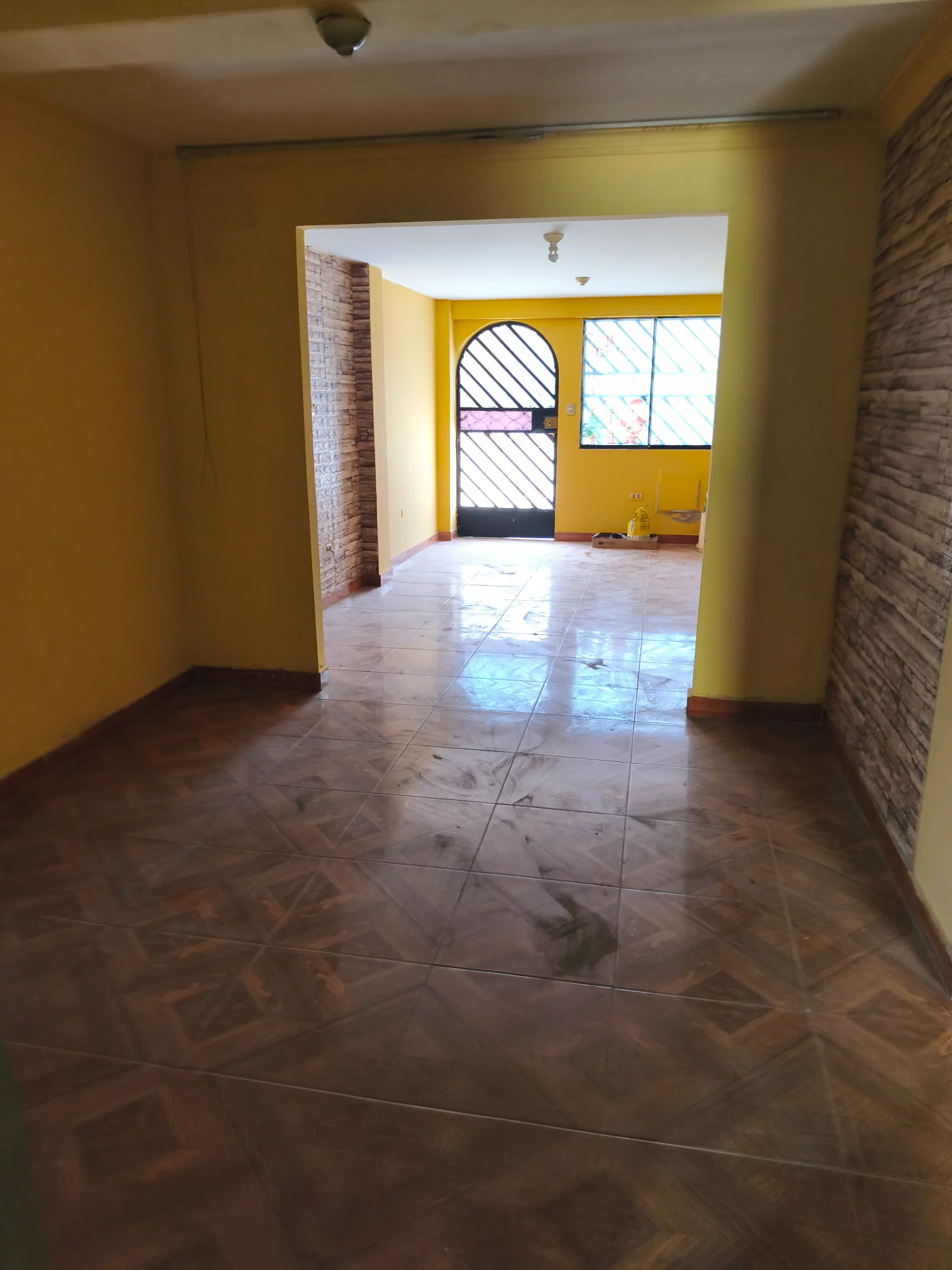 Si cuenta con Título de Propiedad — Foto 2