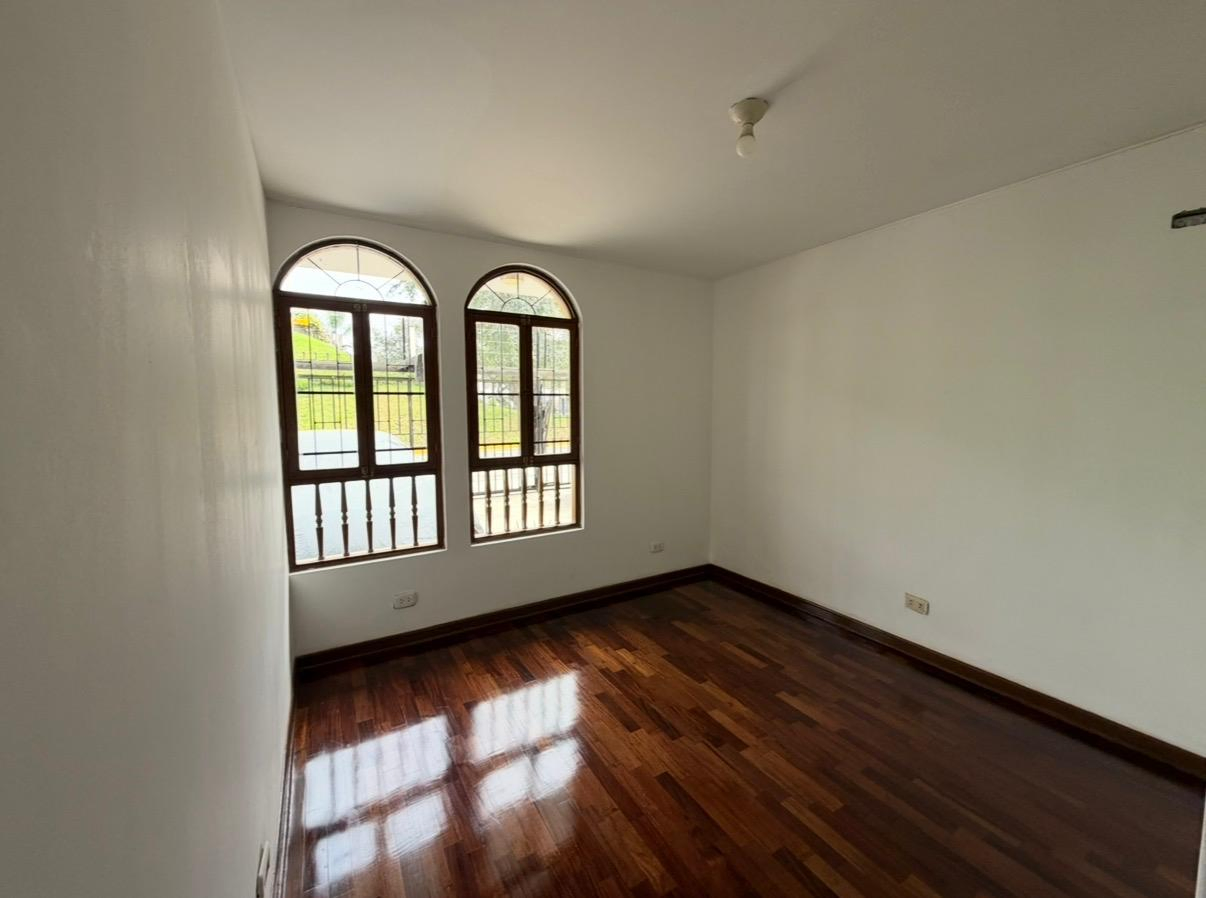 VENDO DPTO. SAN BORJA: Piso 1, Cochera, 2 Puertas de Acceso. — Foto 4