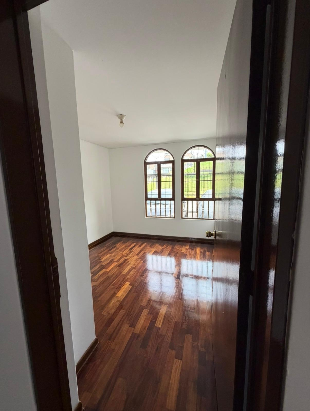 VENDO DPTO. SAN BORJA: Piso 1, Cochera, 2 Puertas de Acceso. — Foto 5