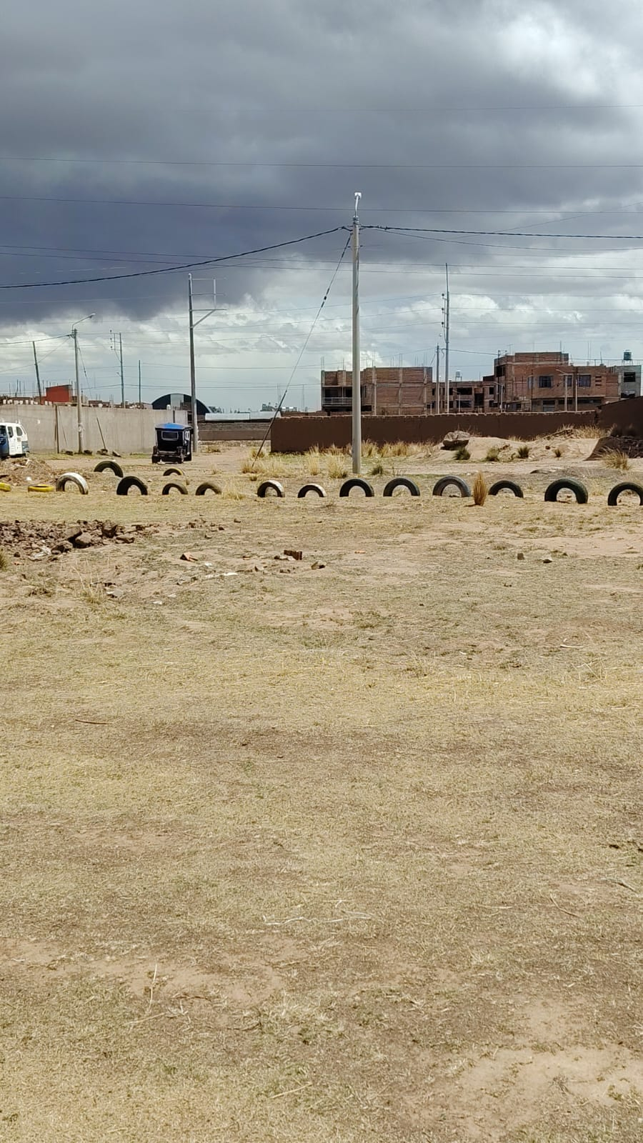 Lote de 160m2 a una cuadra de la av. circunvalacion 2 al frente de la escuelita Escuri — Foto 3