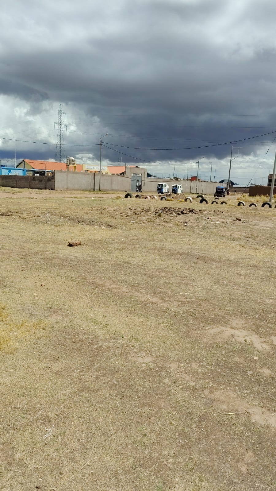 Lote de 160m2 a una cuadra de la av. circunvalacion 2 al frente de la escuelita Escuri — Foto 4