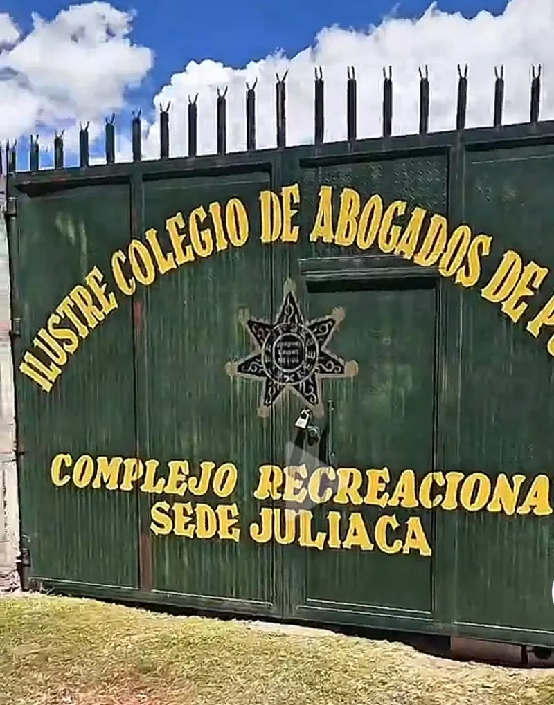 Terrenos de 160 m² por el colegio de abogados — Foto 1